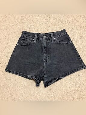Levi's women high-waisted mom shorts black wash vintage-inspired high rise sz 26